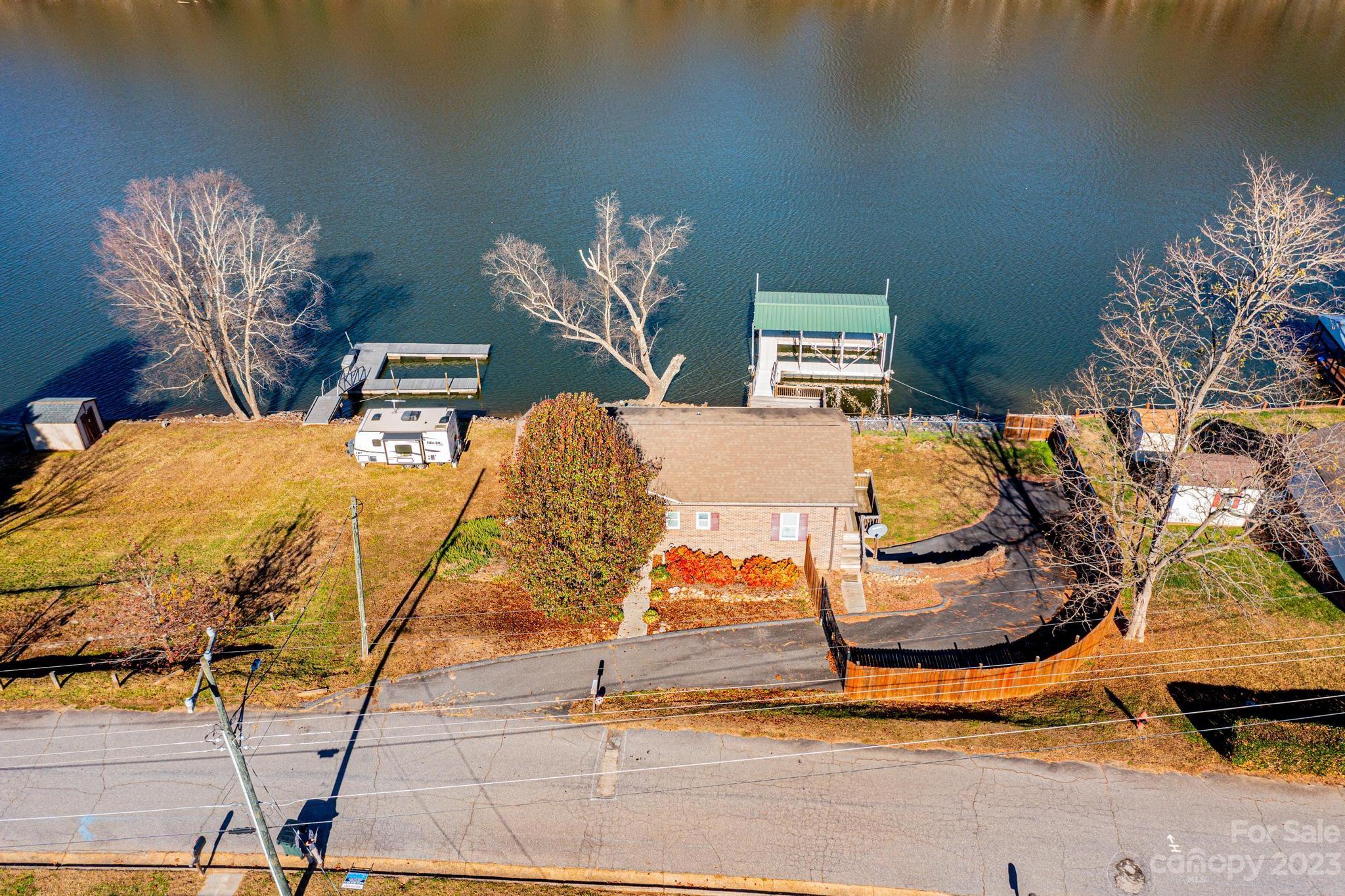 209 Catawba Avenue Hickory, NC 28601 - Photo 23 of 28 a bed room with a bed