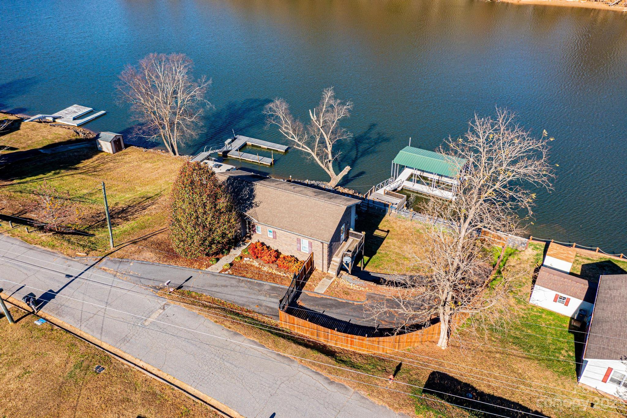 209 Catawba Avenue Hickory, NC 28601 - Photo 24 of 28 a water heater on the side of a wooden floor