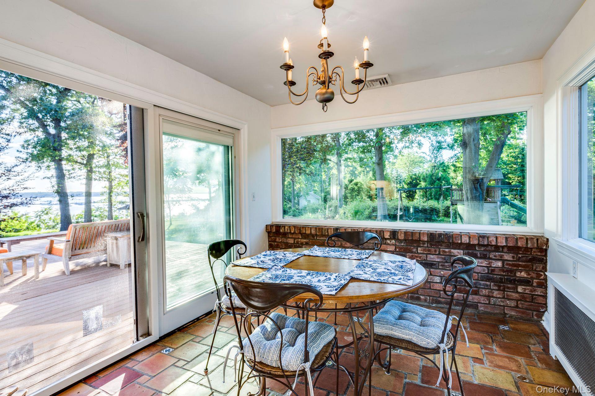 140 Old Winkle Point Road Northport, NY 11768 - Photo 12 of 38 Eat in Kitchen