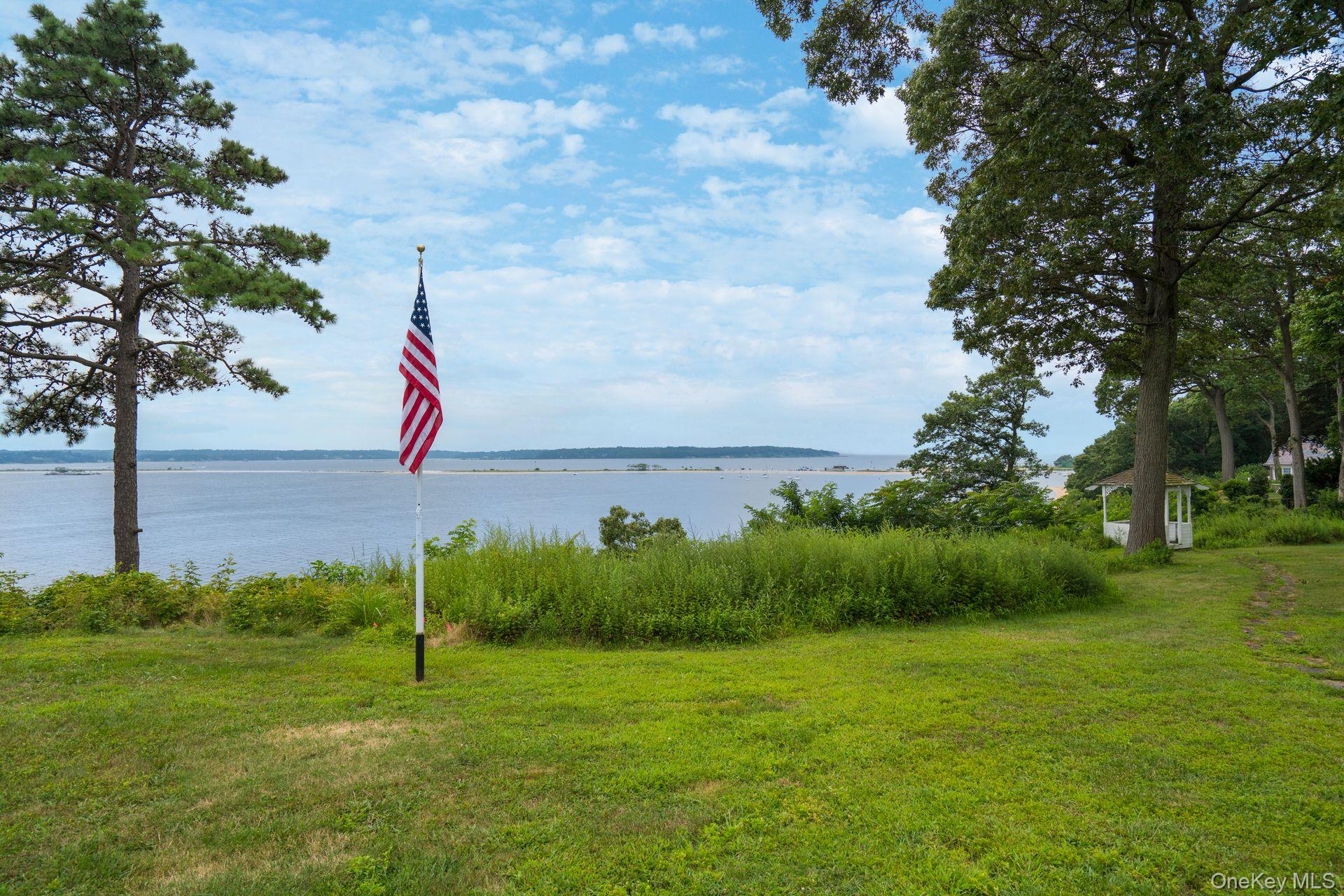 140 Old Winkle Point Road Northport, NY 11768 - Photo 27 of 38