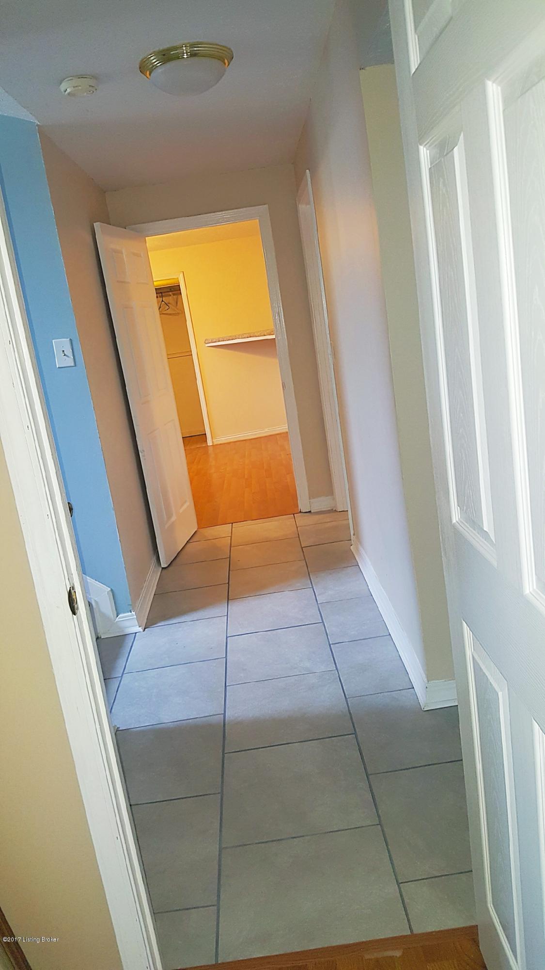 11424 Angelina Road Louisville, KY 40229 - Photo 19 of 23 20