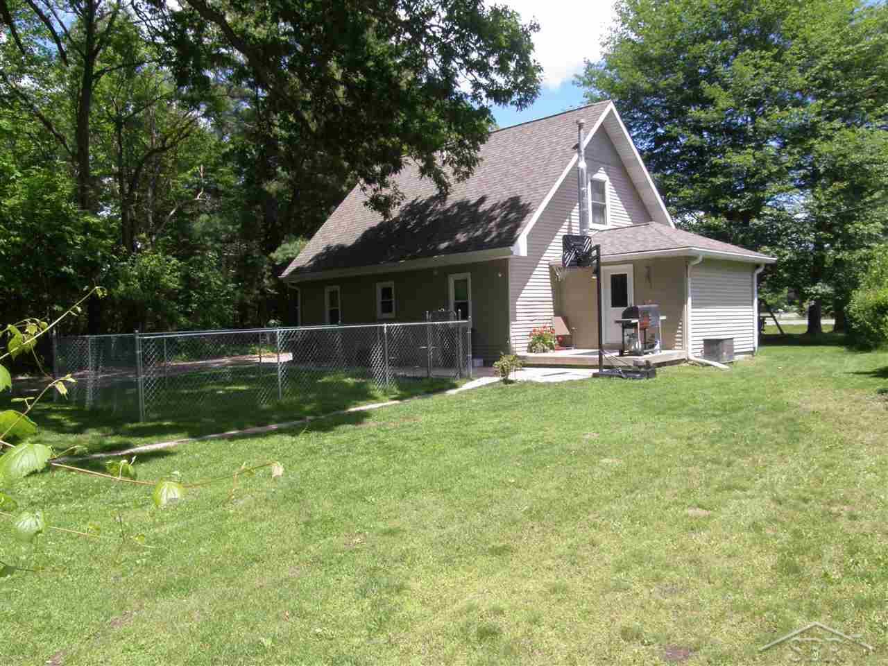10008 South Graham Road St. Charles, MI 48655 - Photo 2 of 26 31372511-1.JPG