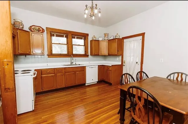 $164,900 | 600 West Walnut Street, Salina, KS 67401