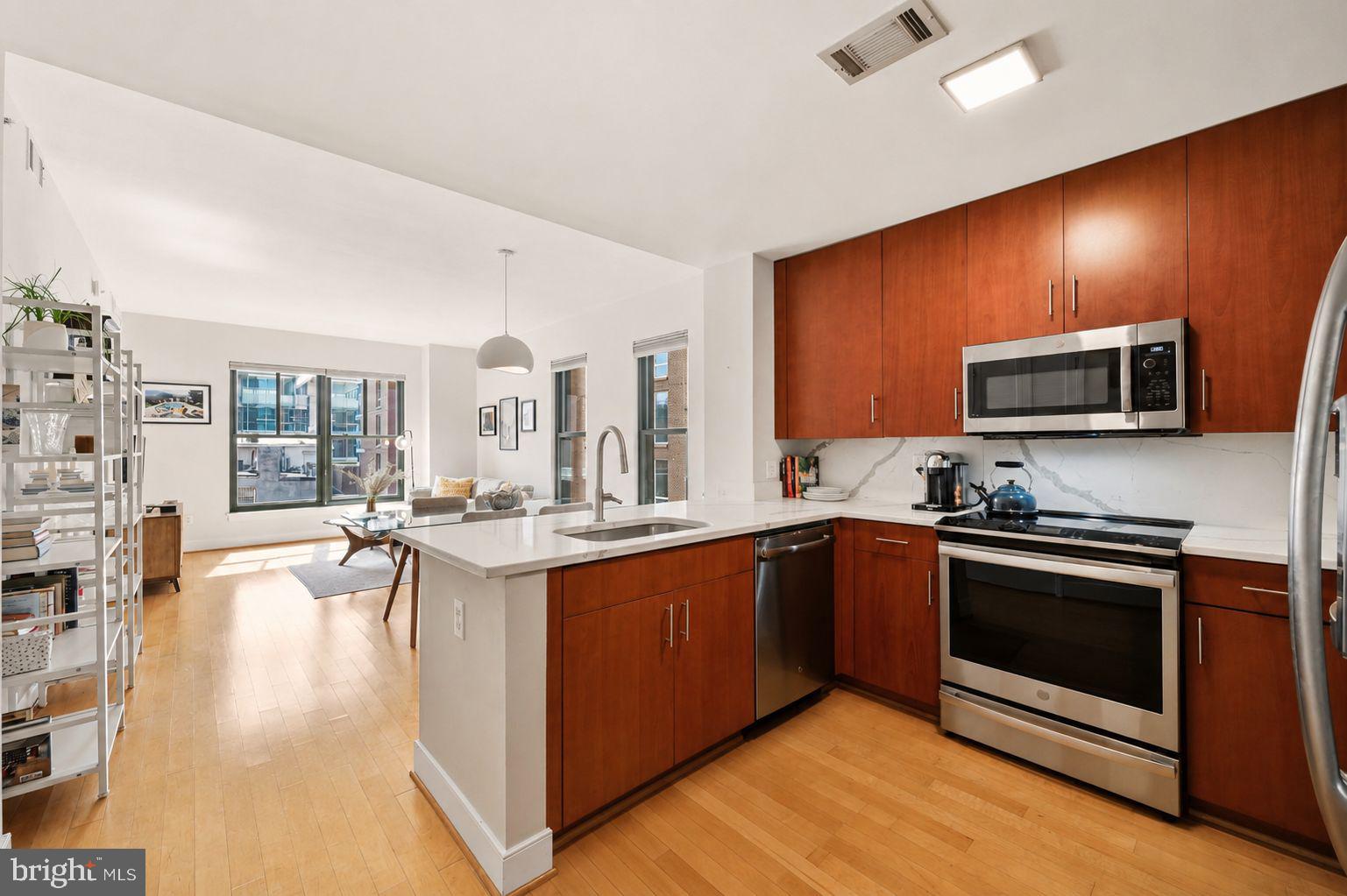 910 M Street Northwest, Unit 403 Washington, DC 20001 - Photo 6 of 31