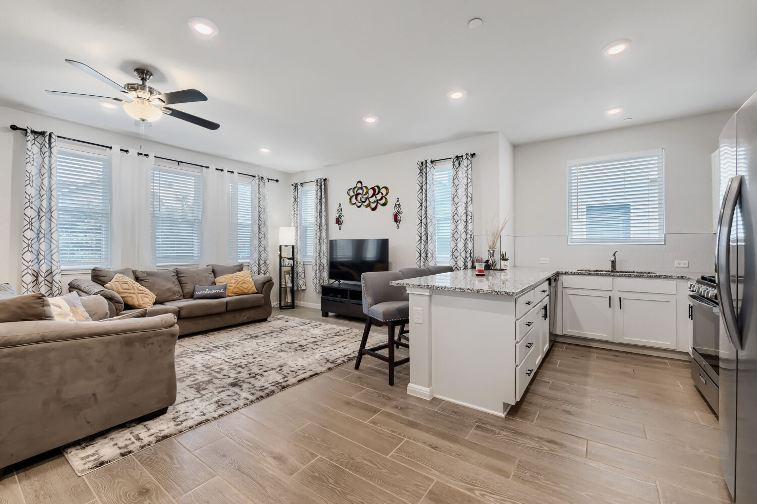 9015 Cattle Baron Path, Unit 1605 Austin, TX 78747 - Photo 2 of 28