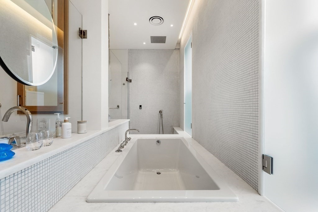 126 Marlborough Street Boston, MA 02116 - Photo 32 of 42