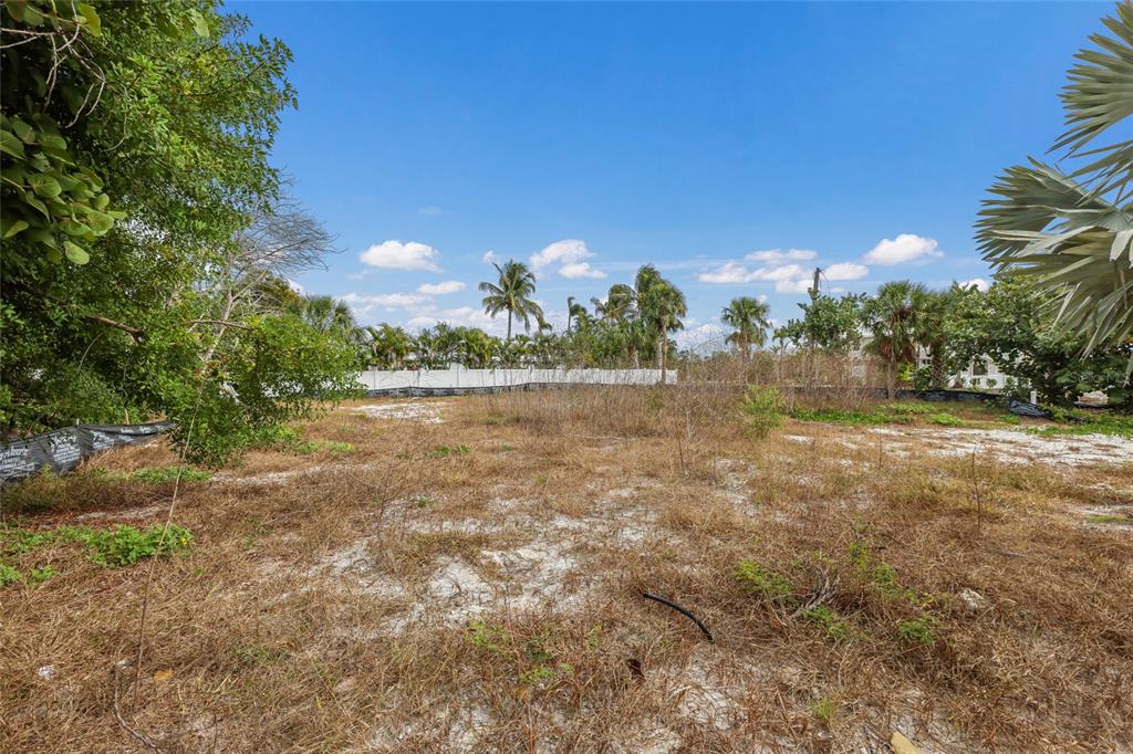 6500 Gulfside Road Longboat Key, FL 34228 - Photo 3 of 24