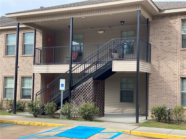 $950 | 440 South Military Road, Unit 4, Slidell, LA 70461