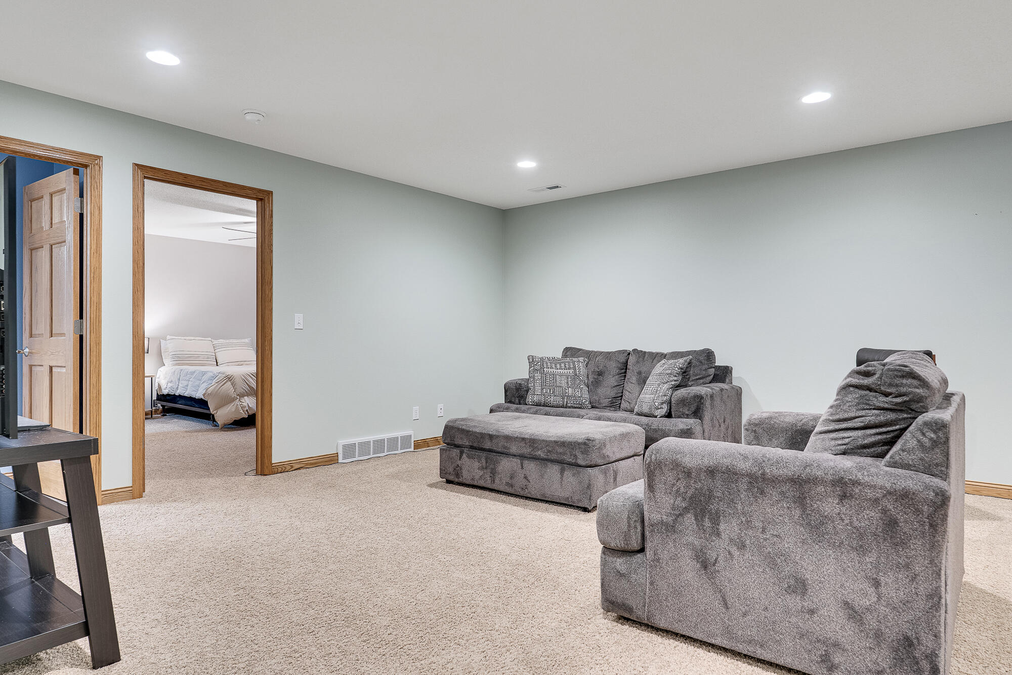 1218 Huntington Street Holmen, WI 54636 - Photo 22 of 32 LL Family Room