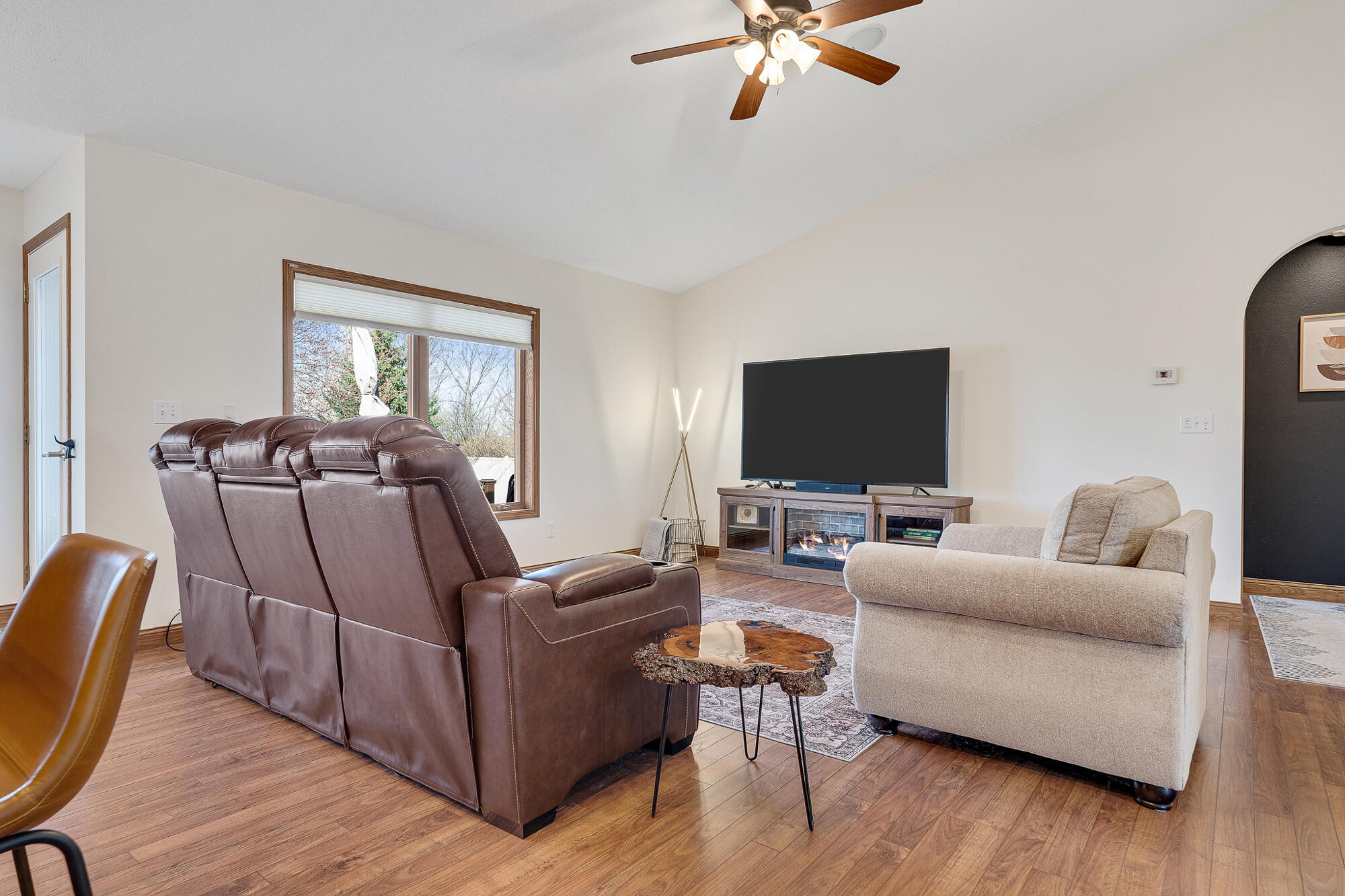 1218 Huntington Street Holmen, WI 54636 - Photo 6 of 32 Living room main level