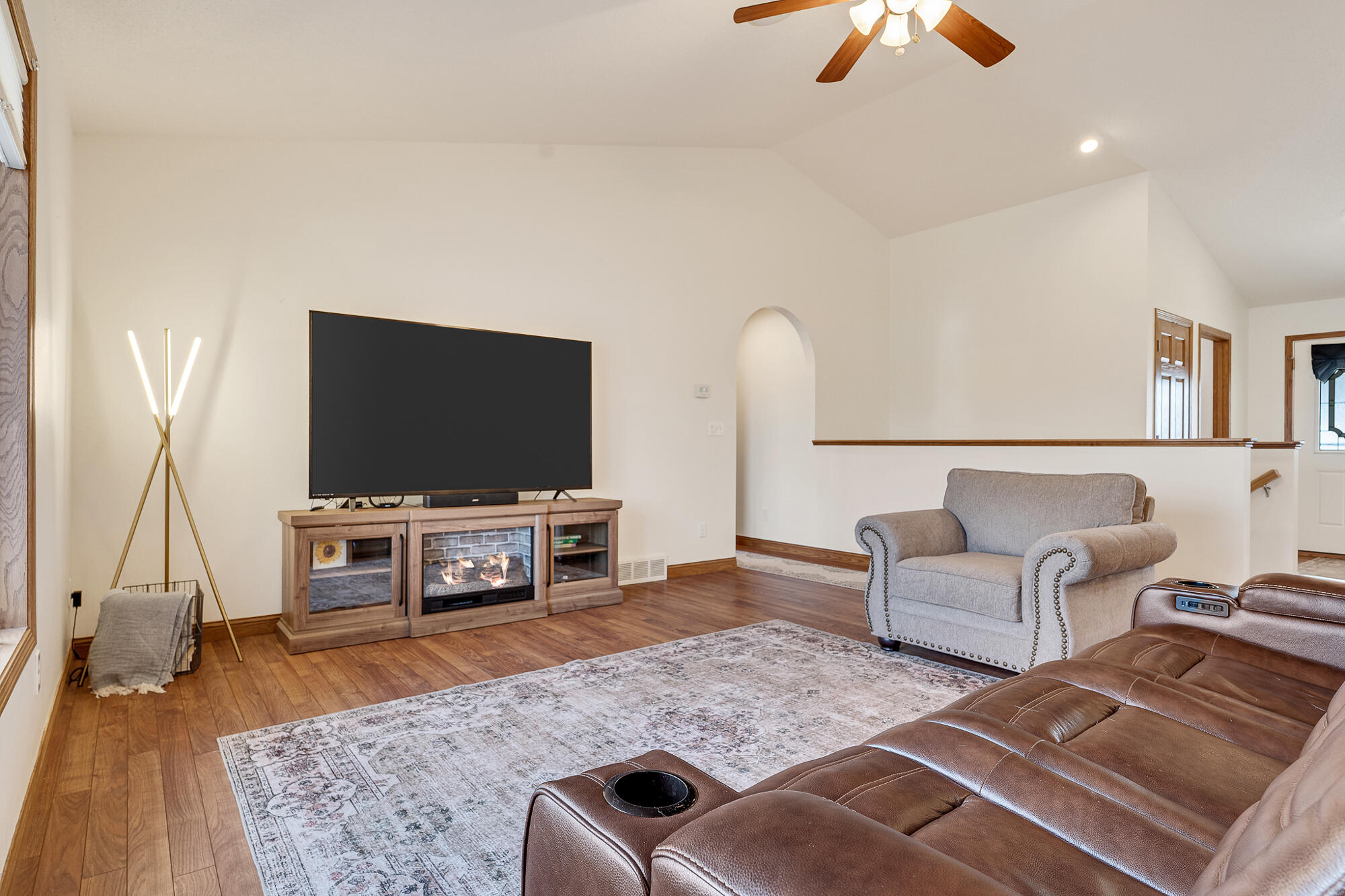 1218 Huntington Street Holmen, WI 54636 - Photo 7 of 32 Living room main level