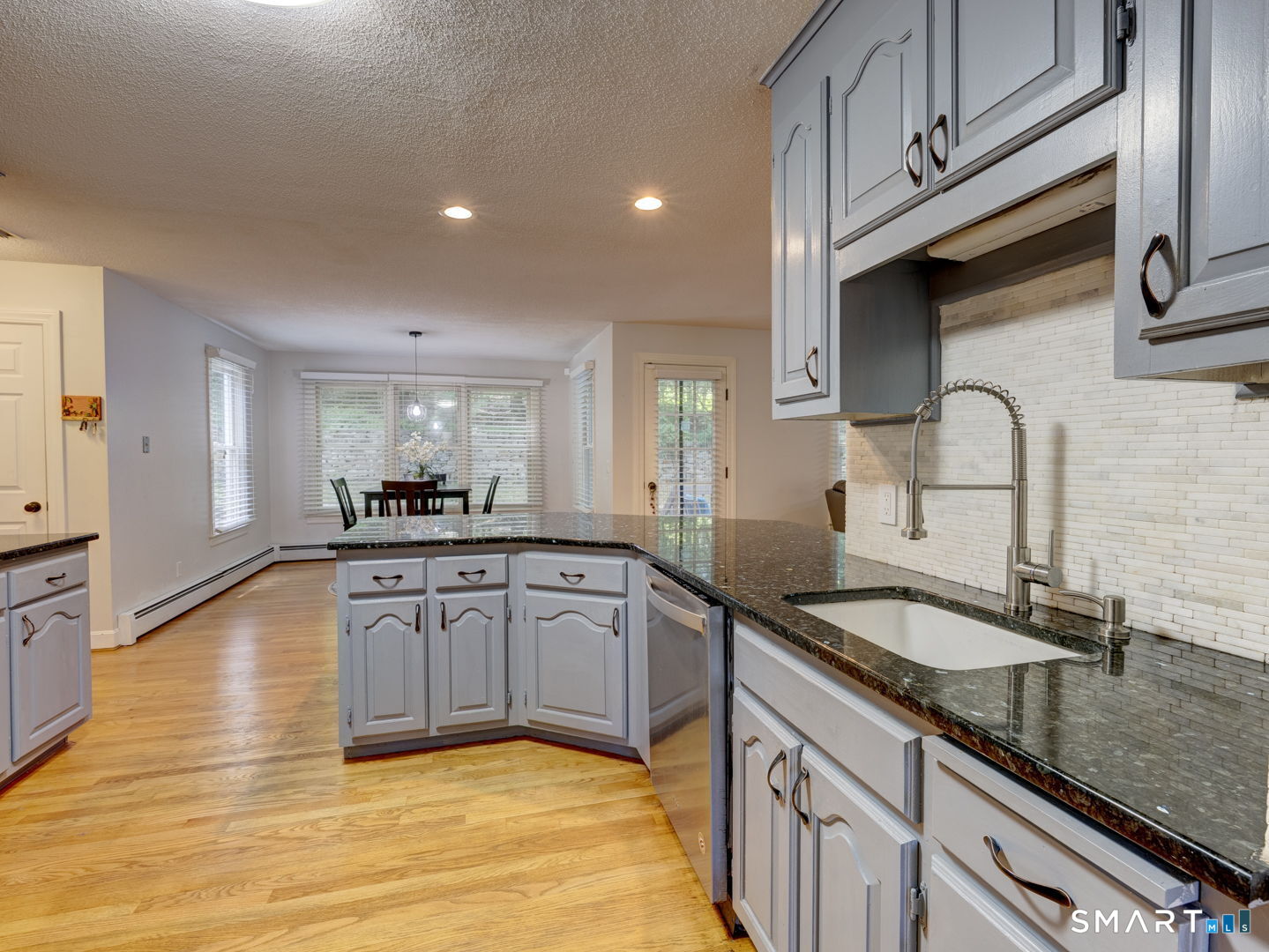 11 Lexington Road Avon, CT 06001 - Photo 8 of 40