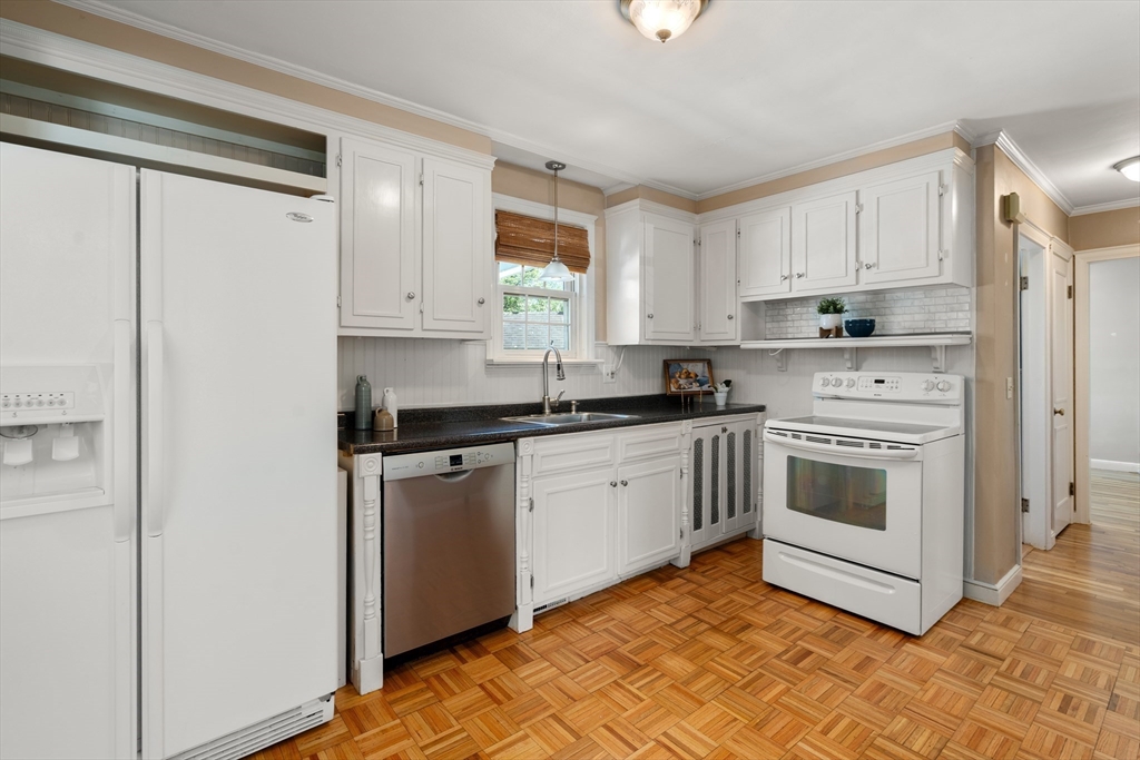 19 Jefferson Road Northborough, MA 01532 - Photo 10 of 32