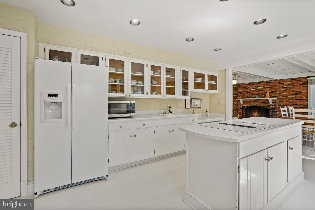 14650 Seneca Road Potomac, MD 20854 - Photo 13 of 48