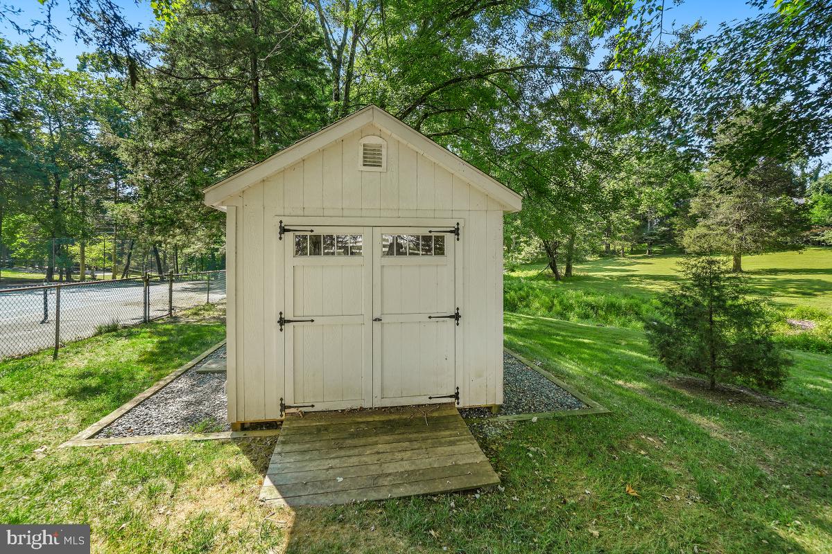 14650 Seneca Road Potomac, MD 20854 - Photo 44 of 48