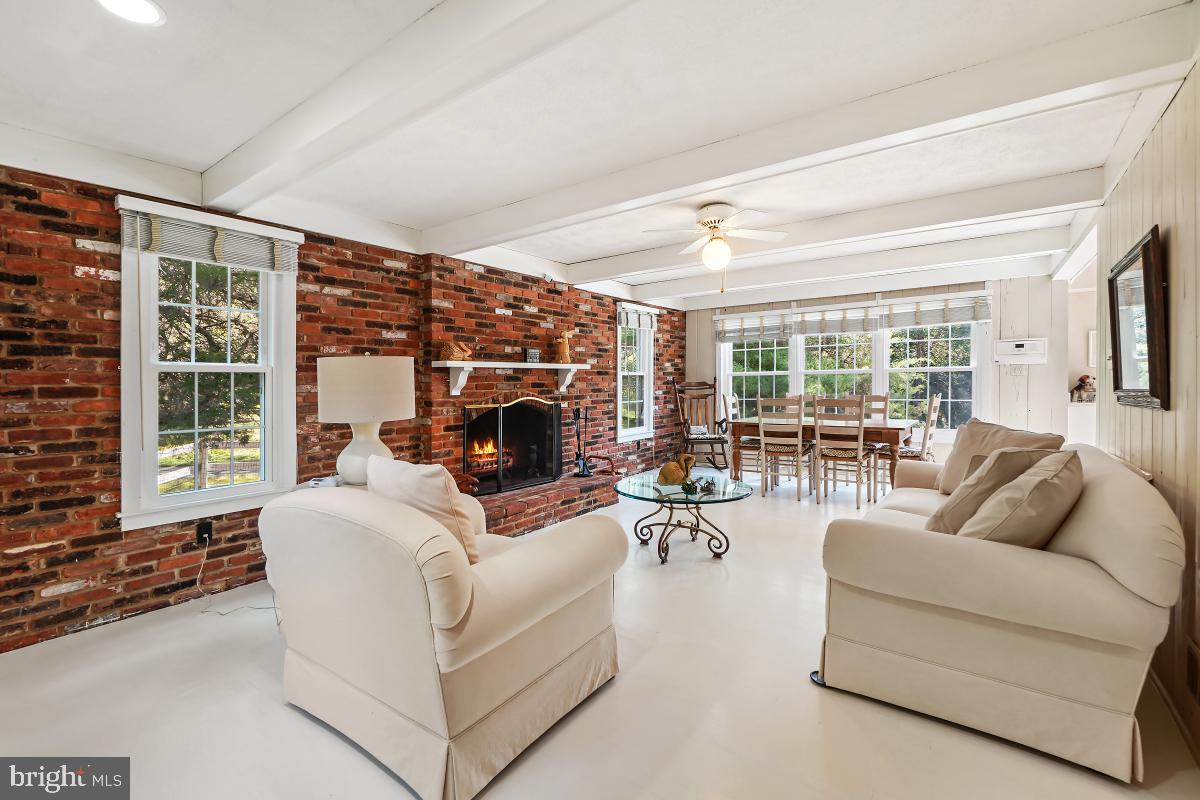 14650 Seneca Road Potomac, MD 20854 - Photo 8 of 48