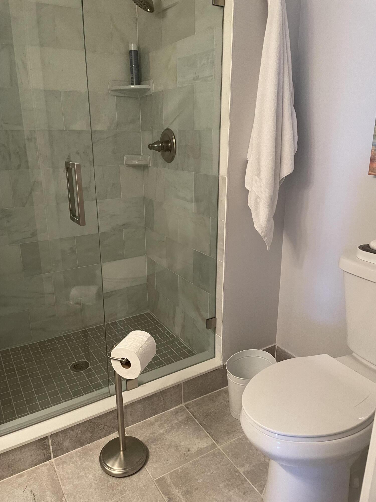 5340 Northwest 2nd Avenue, Unit 229 Boca Raton, FL 33487 - Photo 36 of 50 Guest Bathroom