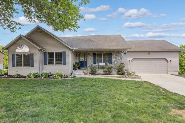 $379,900 | 108 Farrar Drive, Aurora, IN 47001