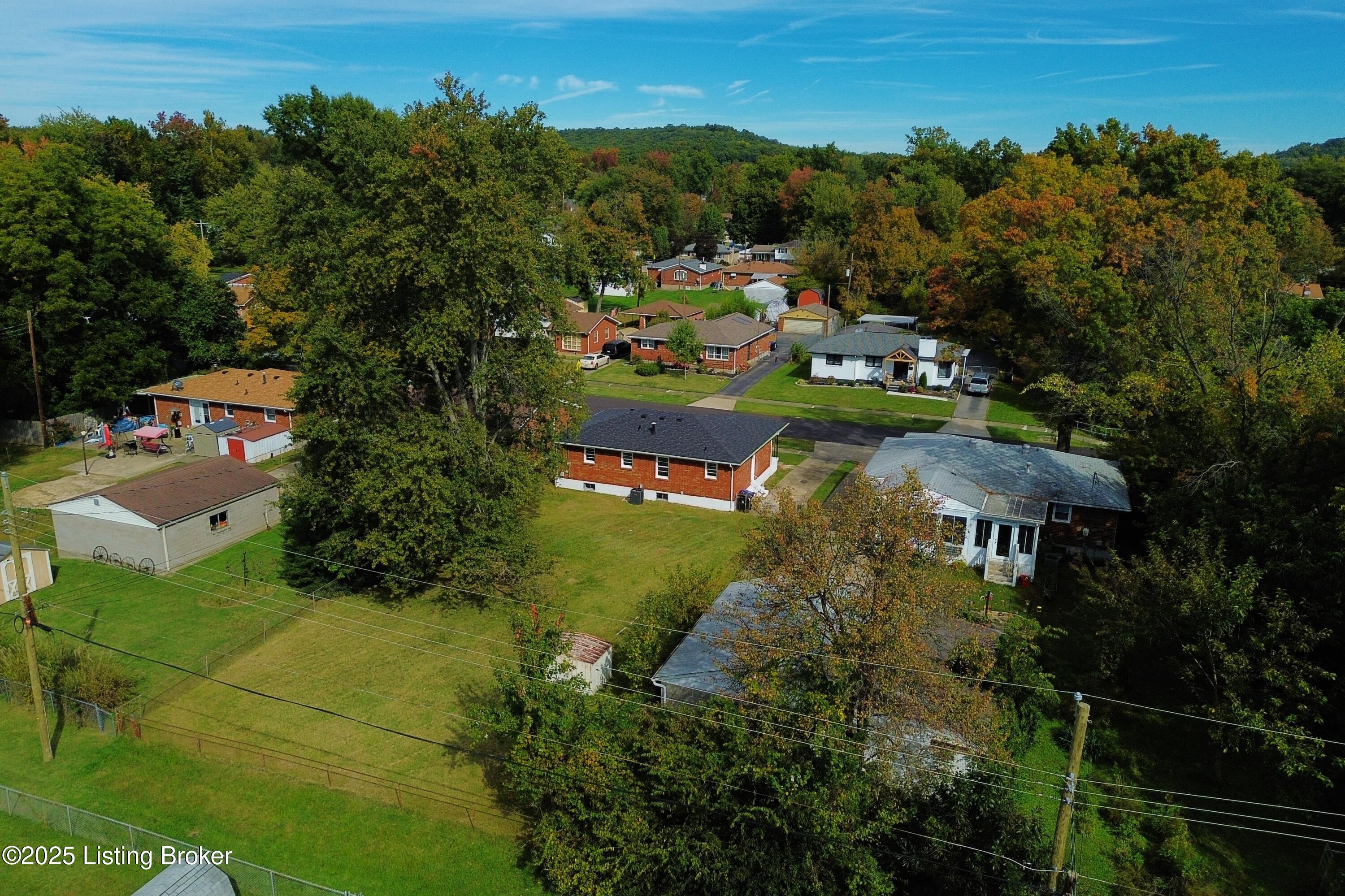 1046 Clayborne Road Louisville, KY 40214 - Photo 34 of 39 DJI_0010
