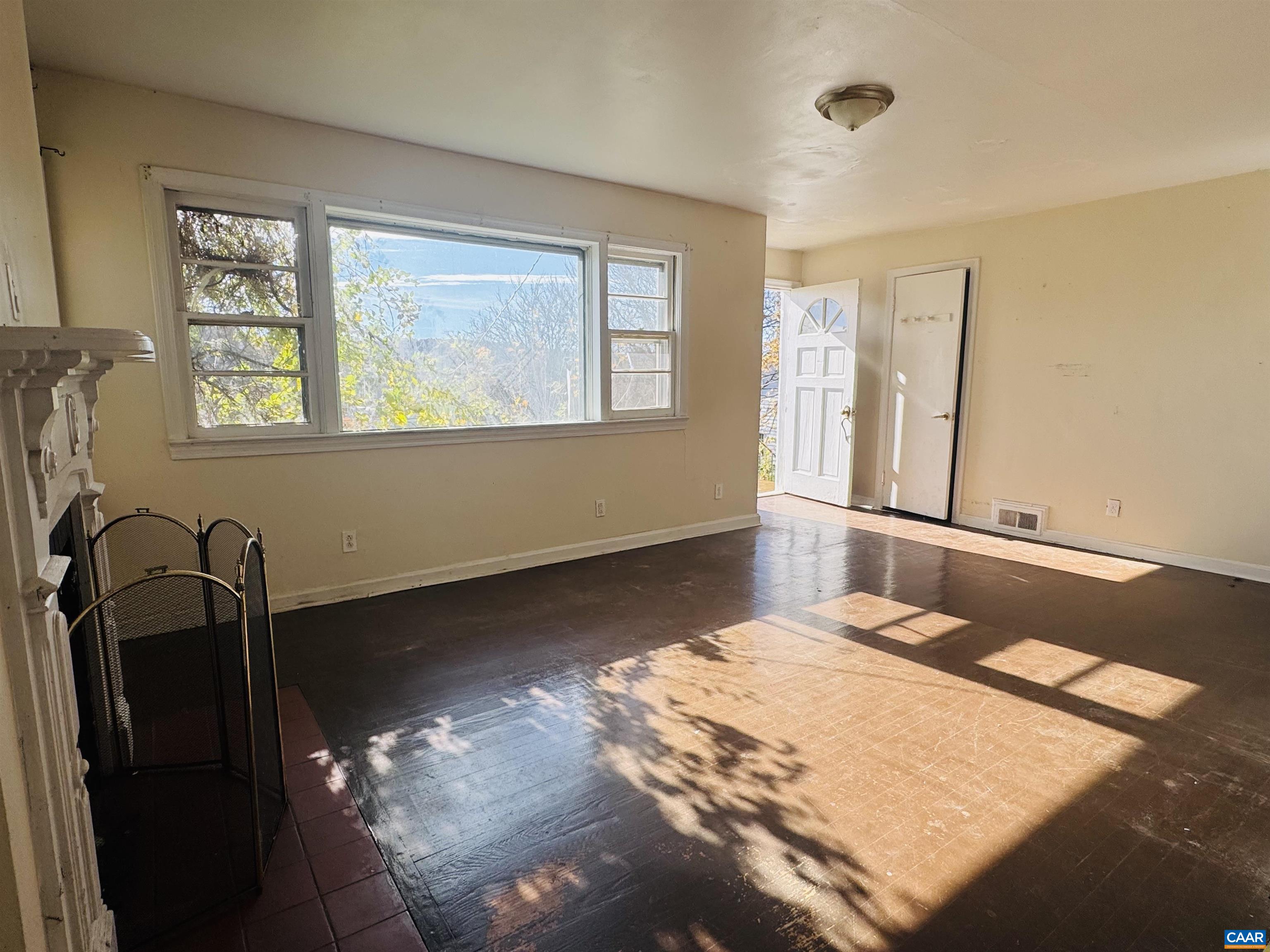 1323 Jackson Street Staunton, VA 24401 - Photo 48 of 67 a bedroom with a bed and a window