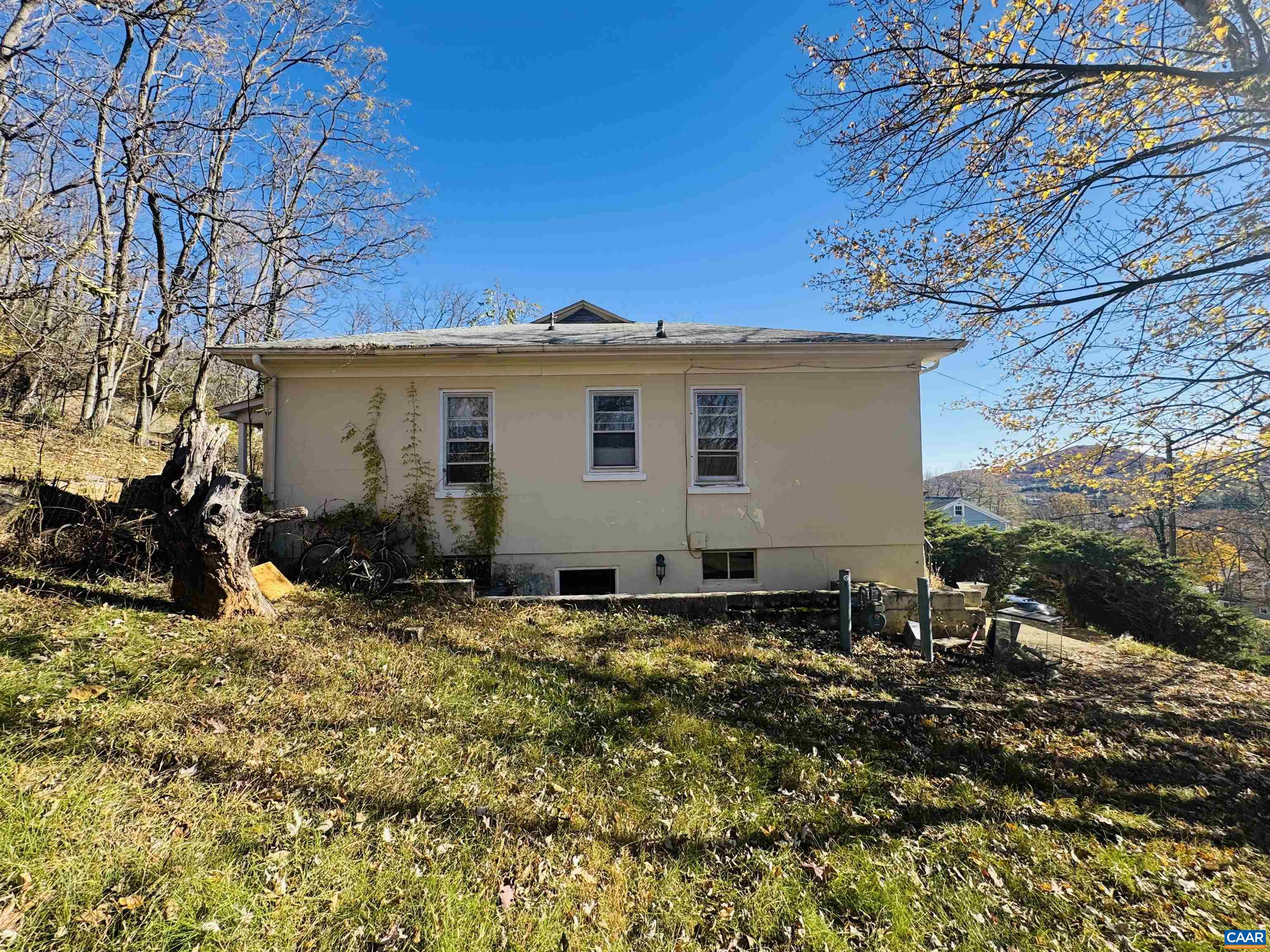 1323 Jackson Street Staunton, VA 24401 - Photo 53 of 67 a view of a house with a patio