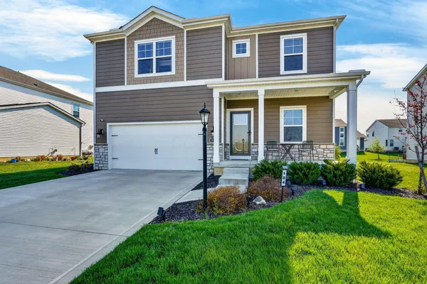 $459,900 | 184 Balderson Drive, Pickerington, OH 43147