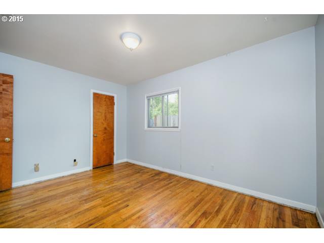 1240 Southwest Spring Garden Street Portland, OR 97219 - Photo 8 of 16 Gallery Image 8