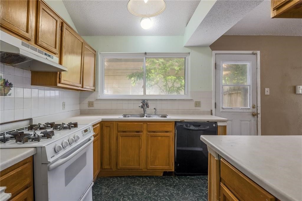 16821 Whitebrush Loop Austin, TX 78717 - Photo 10 of 23