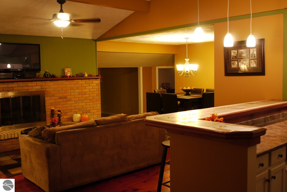 155 North Estates Road Gaylord, MI 49735 - Photo 6 of 25 1778121-5.JPG