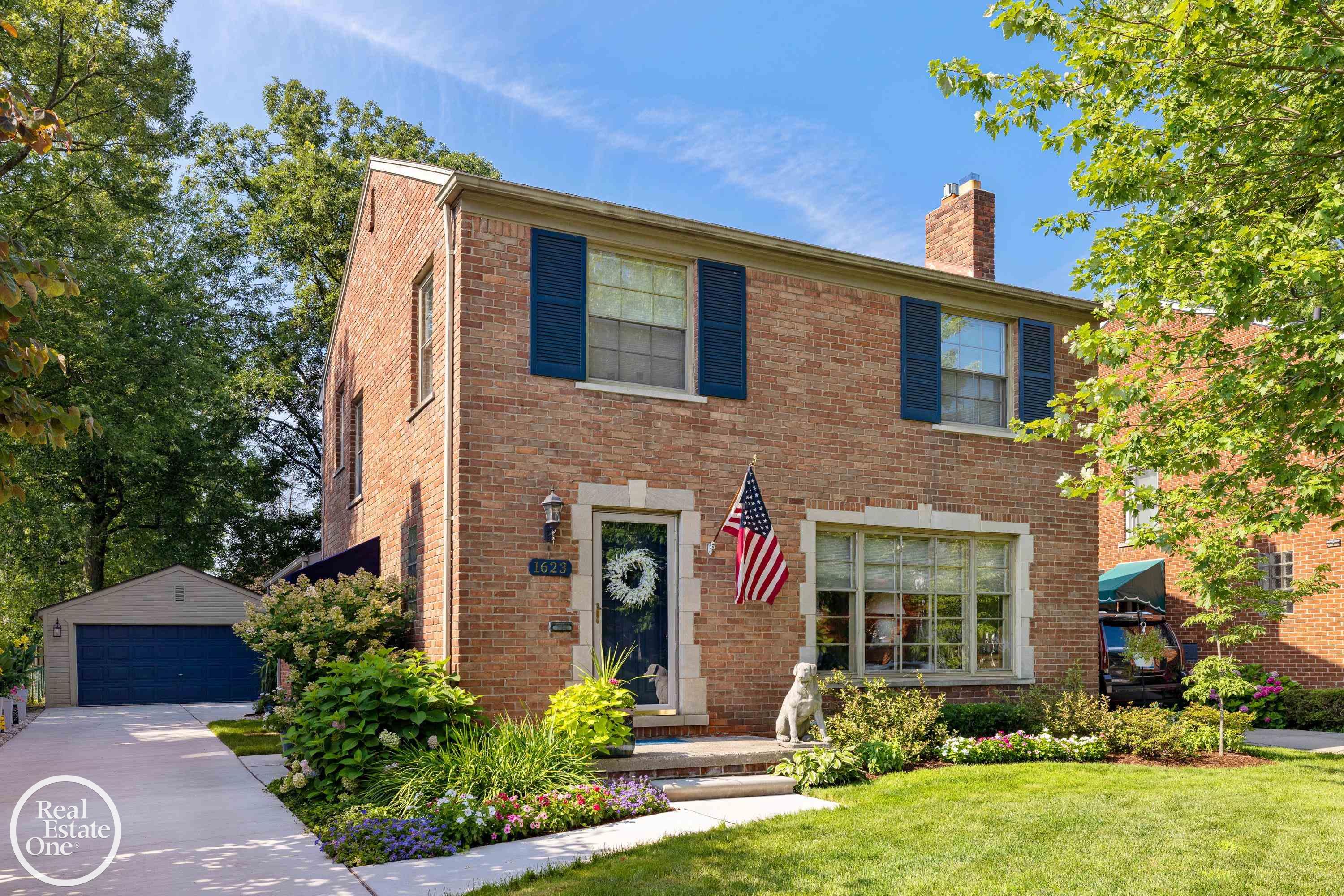 1623 Severn Road Grosse Pointe, MI 48236 - Photo 2 of 68 50202314-e9fc2381-5504-487f-b828-3f79b7c2f03e.JPG