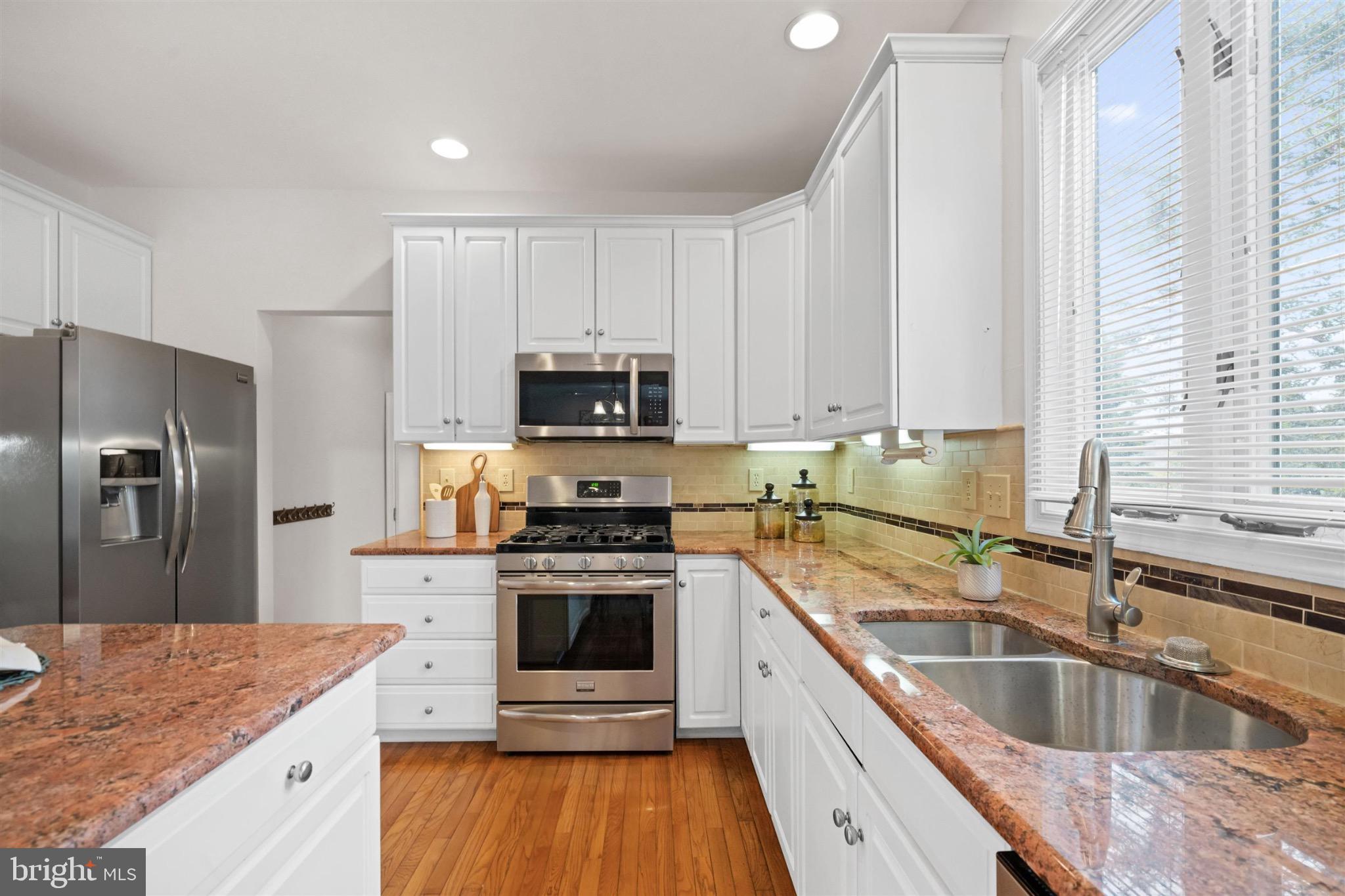 8 Bayberry Close Newark, DE 19711 - Photo 11 of 63 Modern kitchen with sleek finishes.