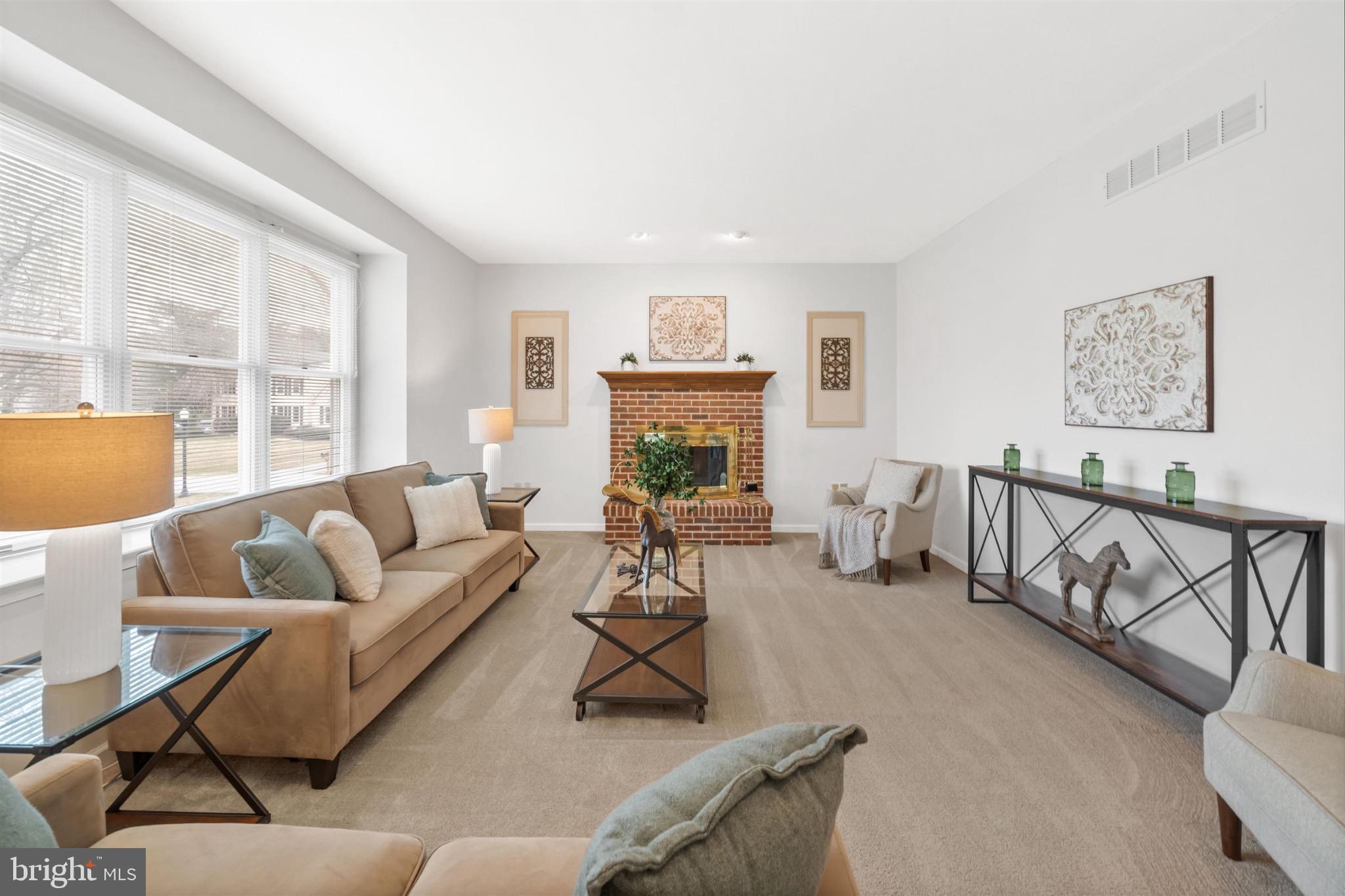 8 Bayberry Close Newark, DE 19711 - Photo 16 of 63 Bright and inviting living space with charm.