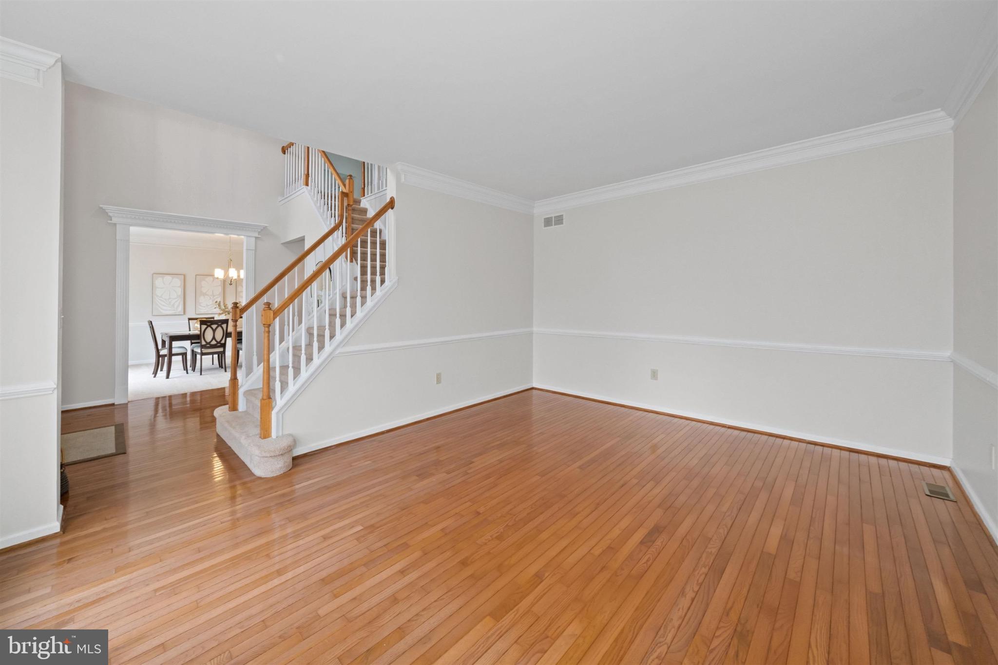 8 Bayberry Close Newark, DE 19711 - Photo 24 of 63 Spacious entryway with elegant staircase.