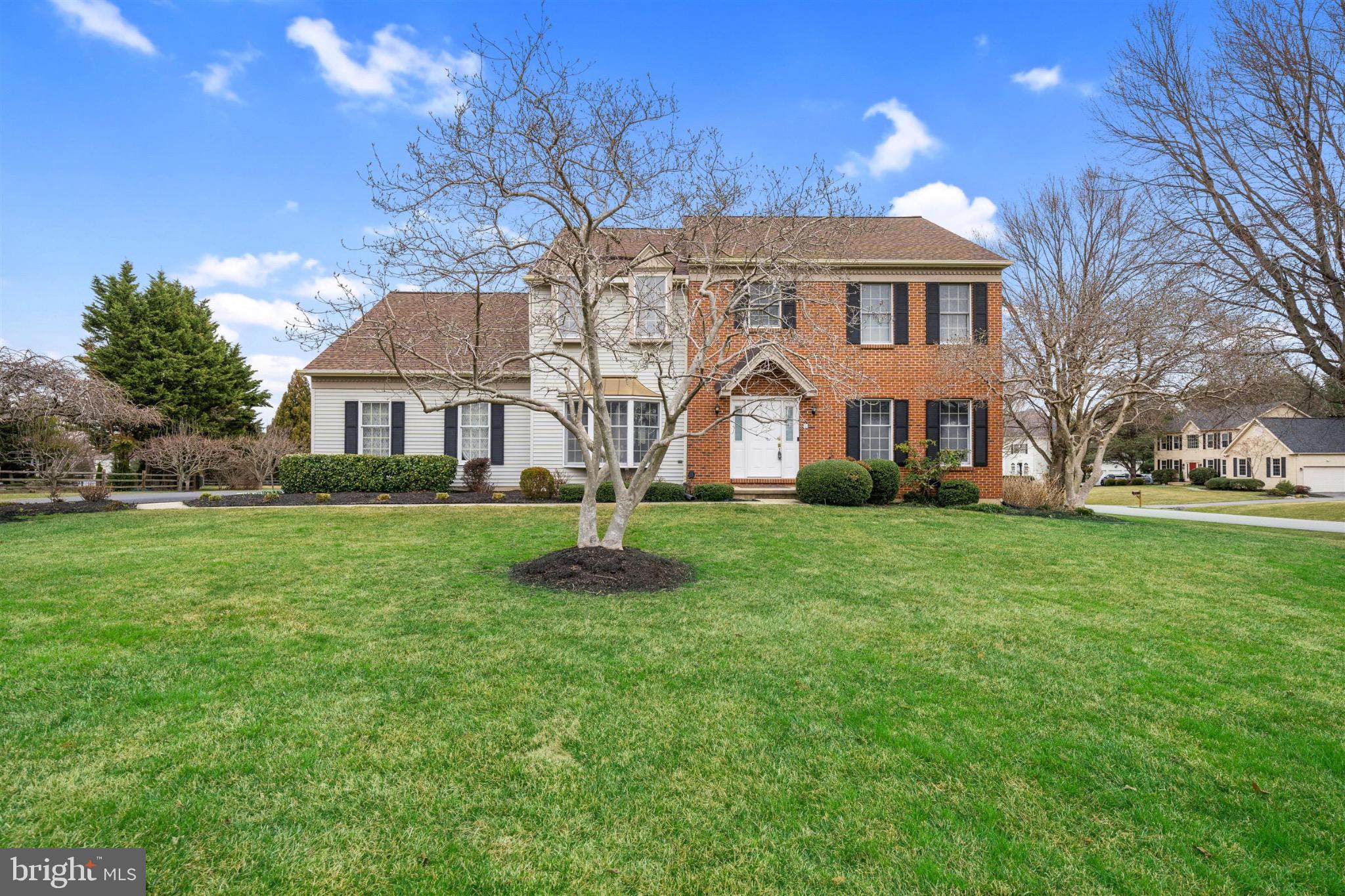 8 Bayberry Close Newark, DE 19711 - Photo 3 of 63 Charming home with lush green surroundings.