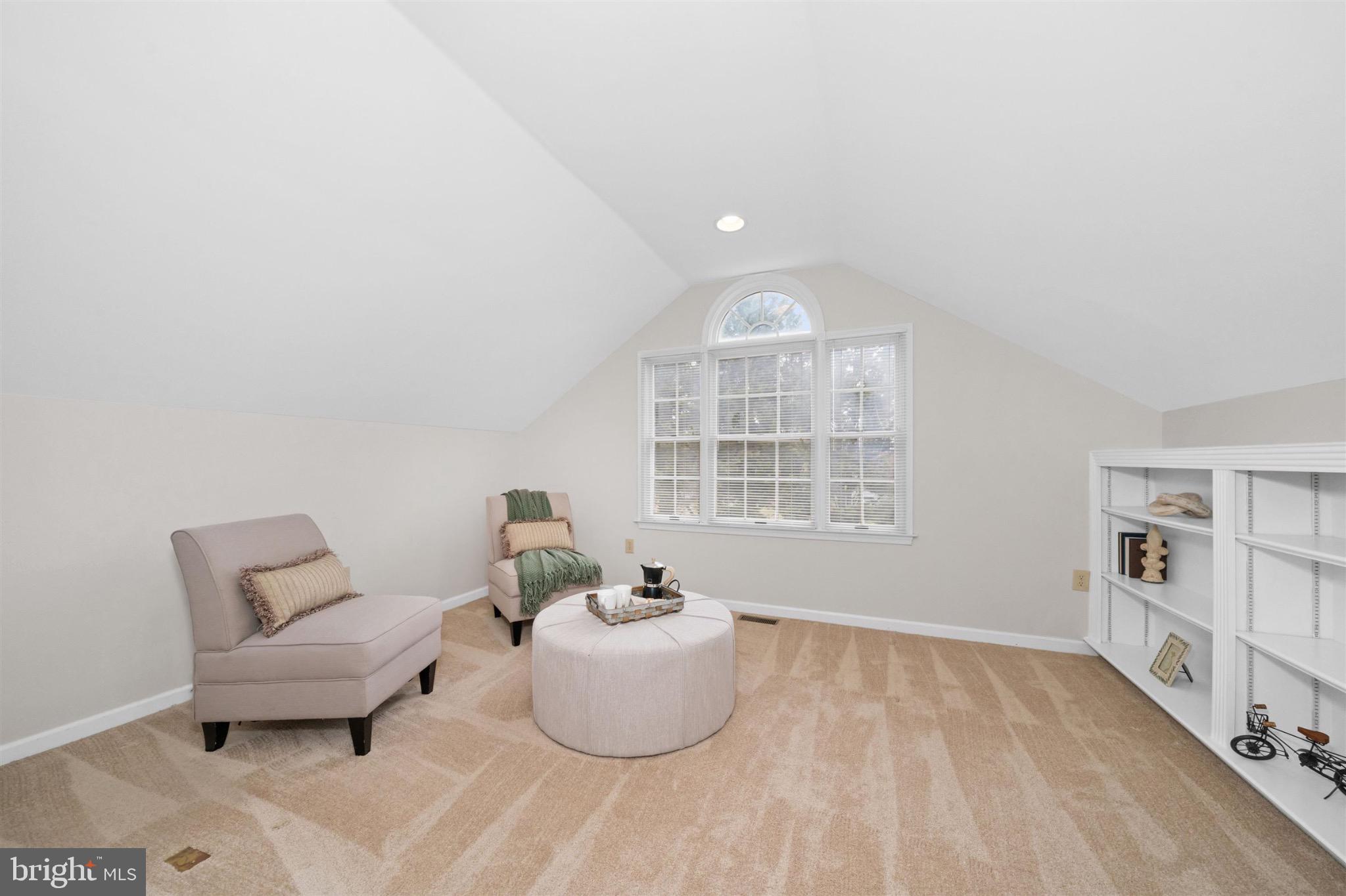 8 Bayberry Close Newark, DE 19711 - Photo 38 of 63 Sitting area.