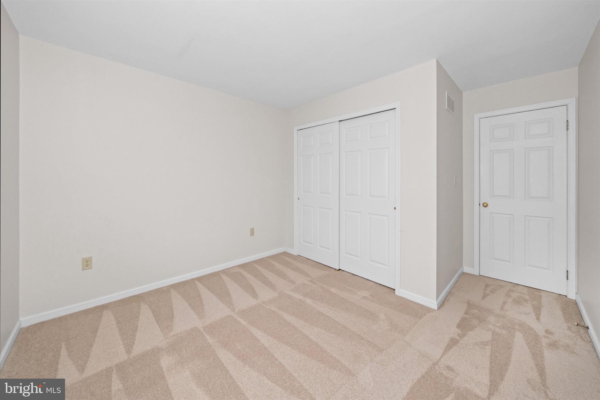 8 Bayberry Close Newark, DE 19711 - Photo 41 of 63 Spacious room with ample natural light.