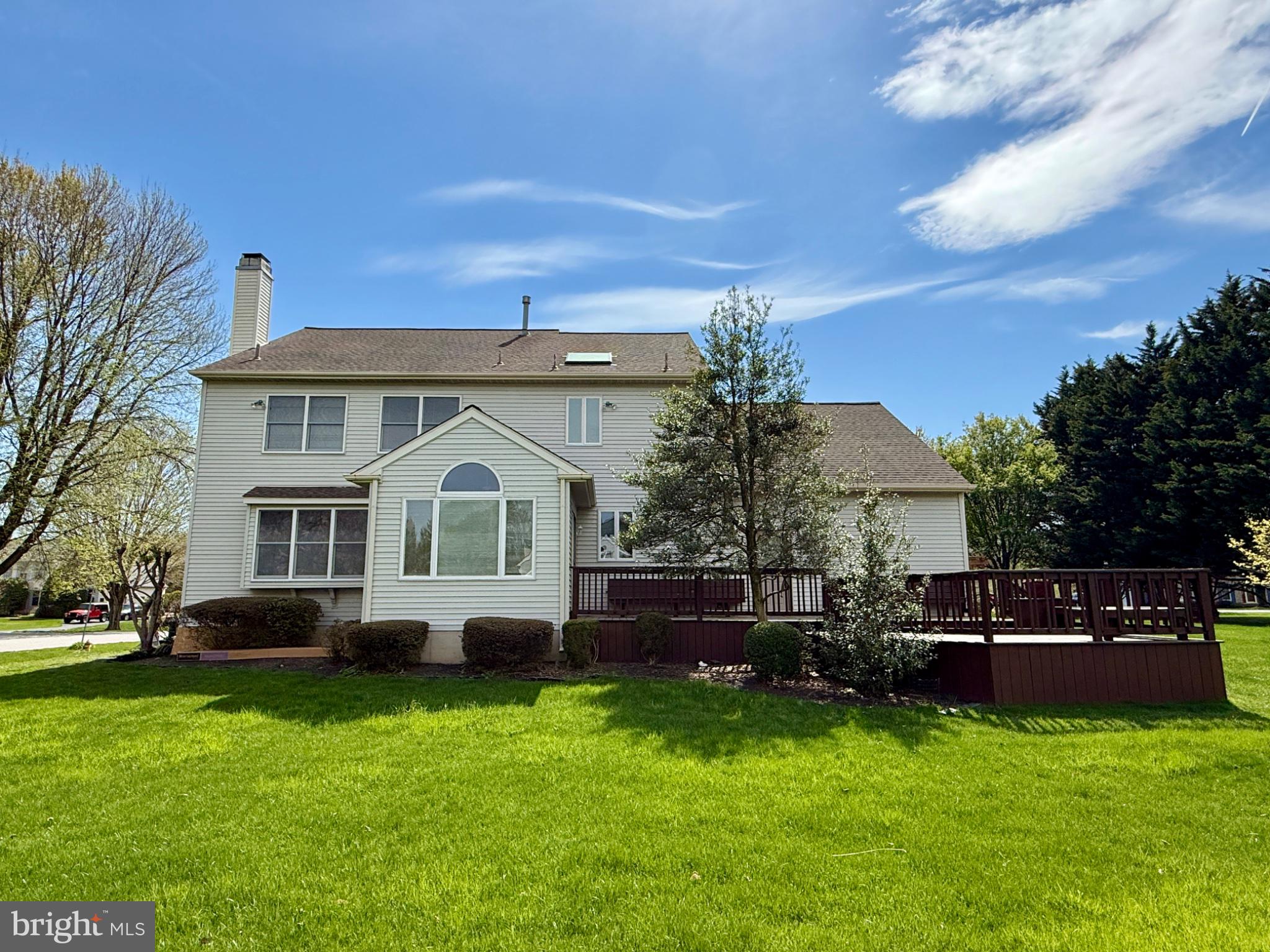 8 Bayberry Close Newark, DE 19711 - Photo 60 of 63 Charming home with lush green lawn.