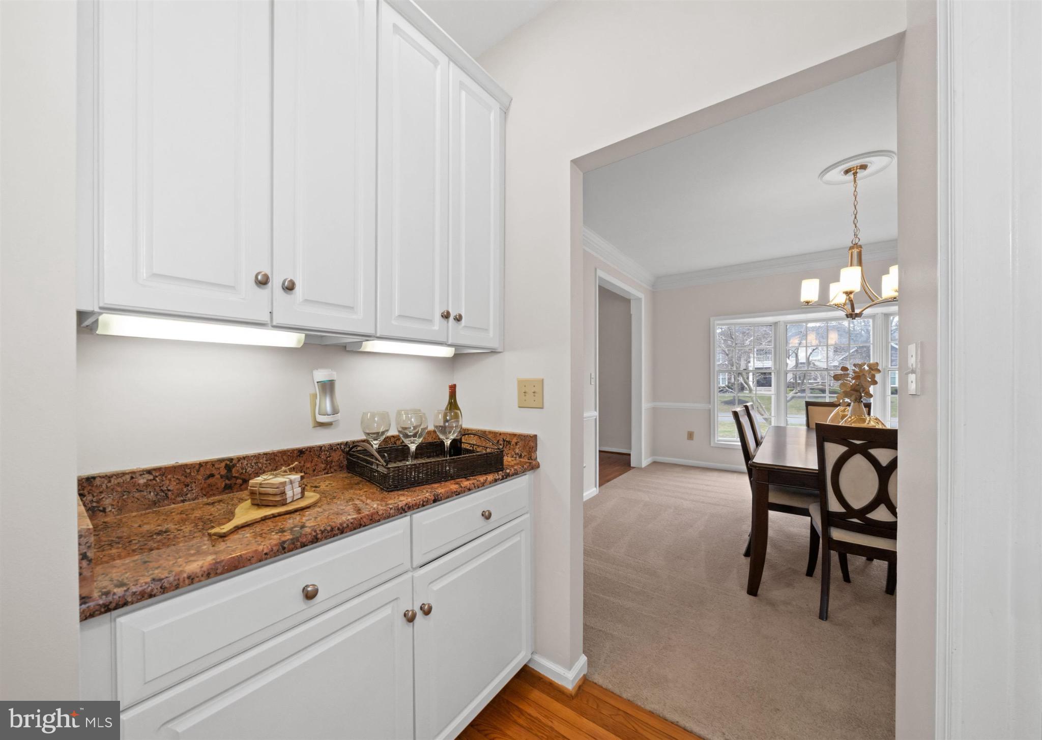8 Bayberry Close Newark, DE 19711 - Photo 8 of 63 Butler's pantry