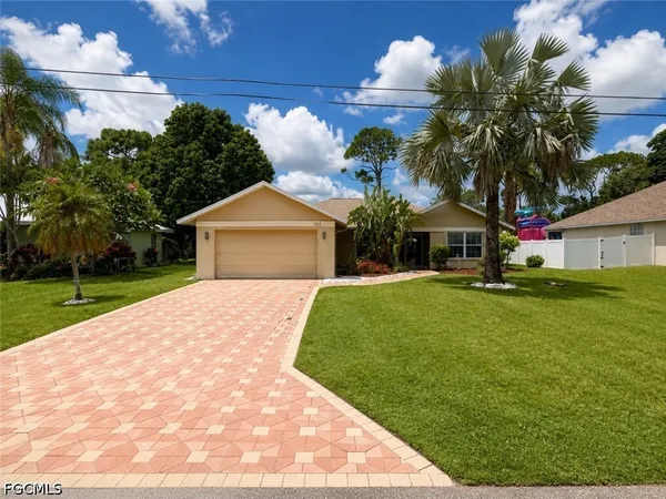 $475,000 | 922 Southeast 1st Place, Cape Coral, FL 33990