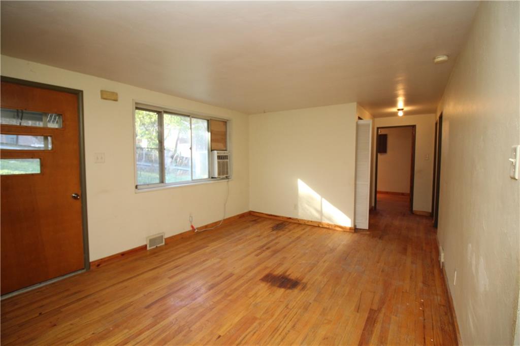 1347 Grove Road Pittsburgh, PA 15234 - Photo 2 of 25 Gallery Image 2