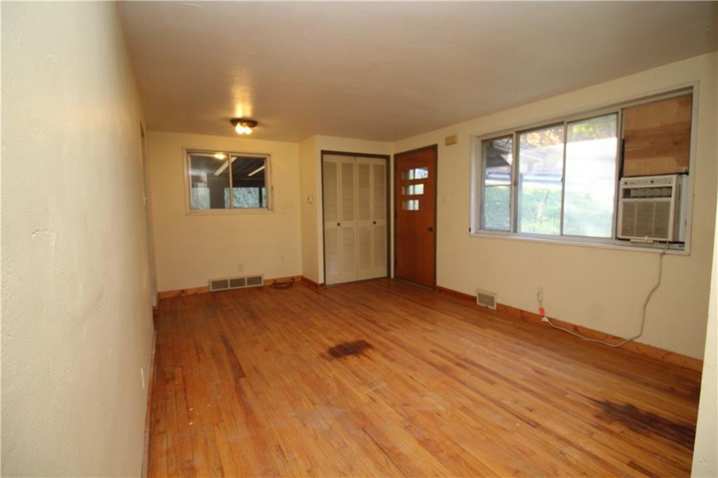 1347 Grove Road Pittsburgh, PA 15234 - Photo 16 of 25 Gallery Image 16