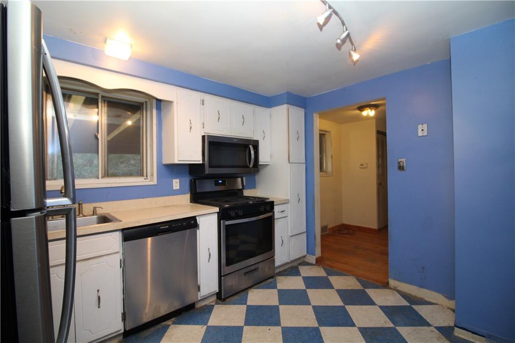 1347 Grove Road Pittsburgh, PA 15234 - Photo 3 of 25 Gallery Image 3