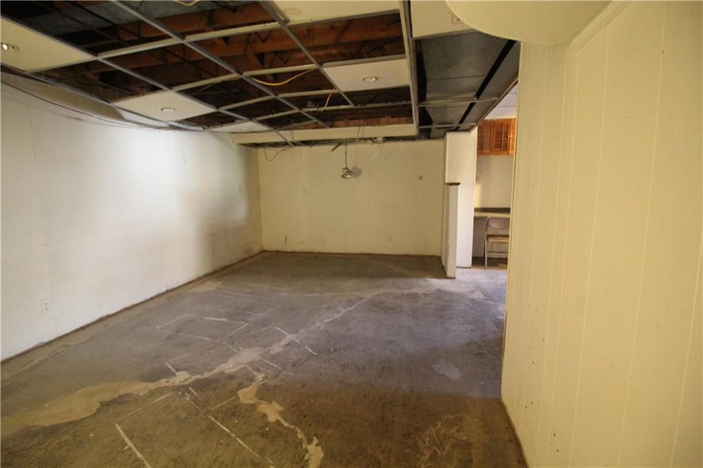 1347 Grove Road Pittsburgh, PA 15234 - Photo 21 of 25 Gallery Image 21