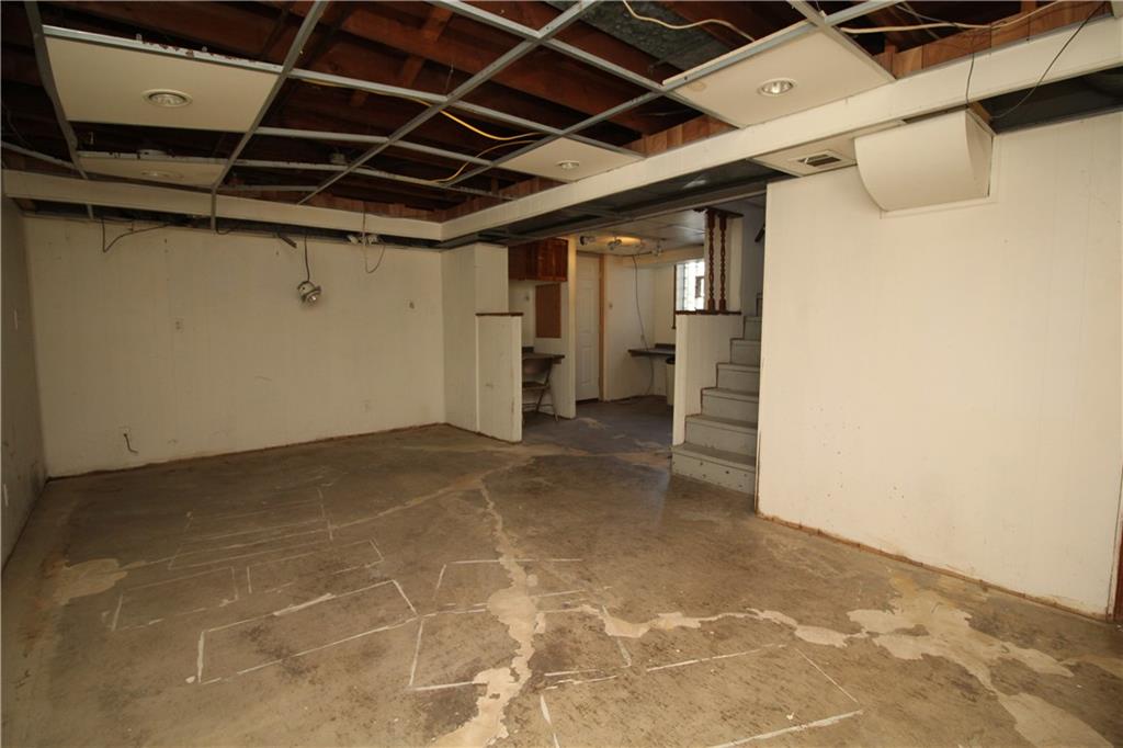 1347 Grove Road Pittsburgh, PA 15234 - Photo 9 of 25 Gallery Image 9