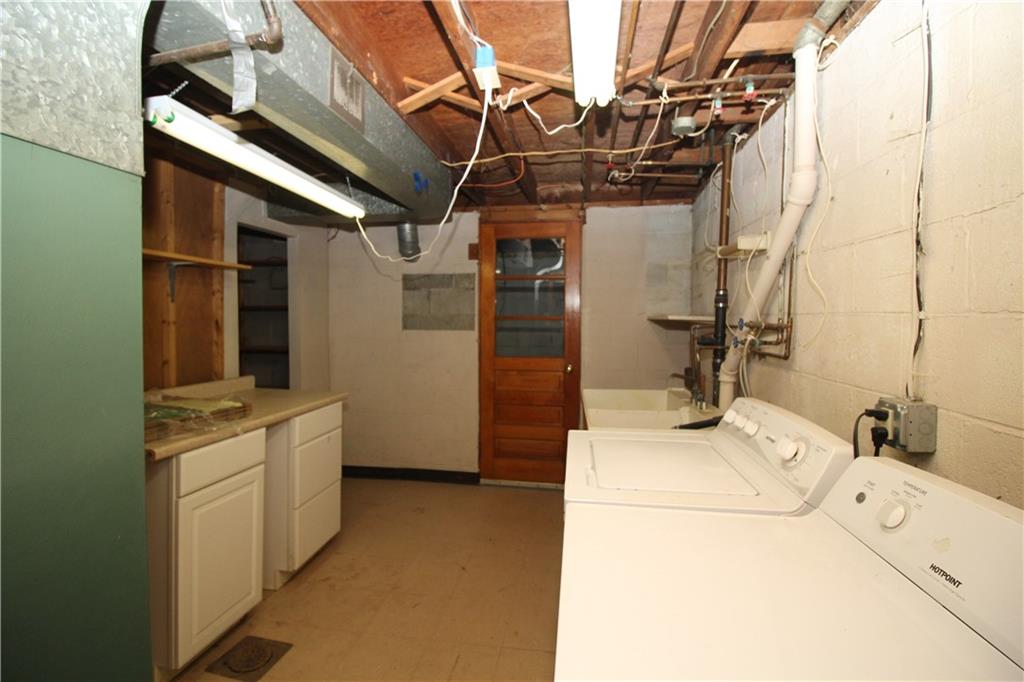 1347 Grove Road Pittsburgh, PA 15234 - Photo 10 of 25 Gallery Image 10