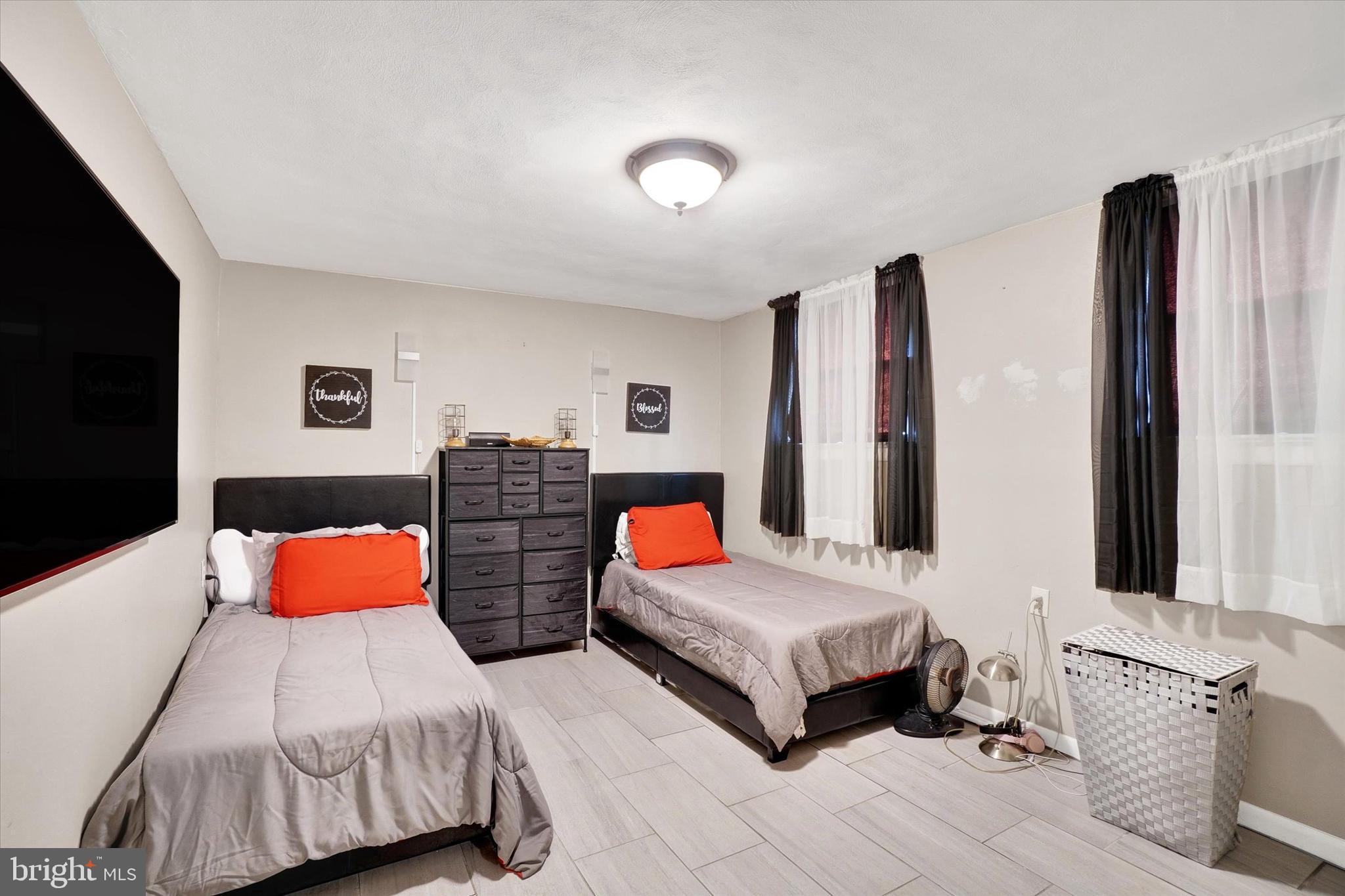 1270 Glendale Road York, PA 17403 - Photo 20 of 31 a bedroom with three beds and dresser