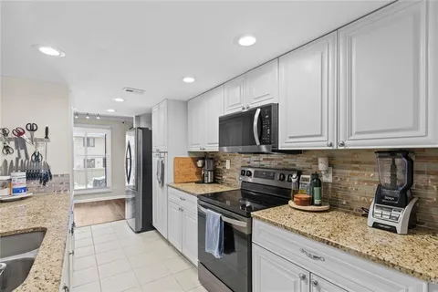 $324,999 | 897 Cedar Canyon Square, Marietta, GA 30067