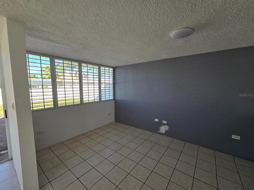 9 C. Rio La Plata, Unit 9E Bogalusa, LA 70427 - Photo 6 of 29 a view of an empty room with a window
