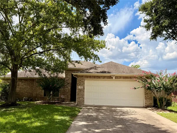 $2,500 | 1702 Fantasy Woods Drive, Houston, TX 77094