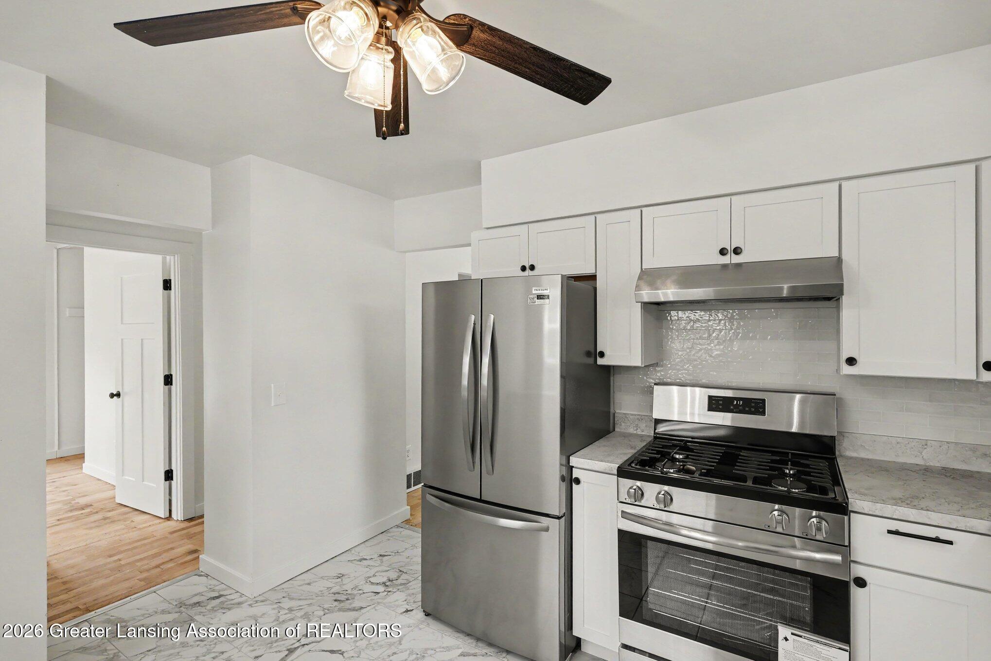 3224 Reo Road Lansing, MI 48911 - Photo 10 of 26 009_file_8520